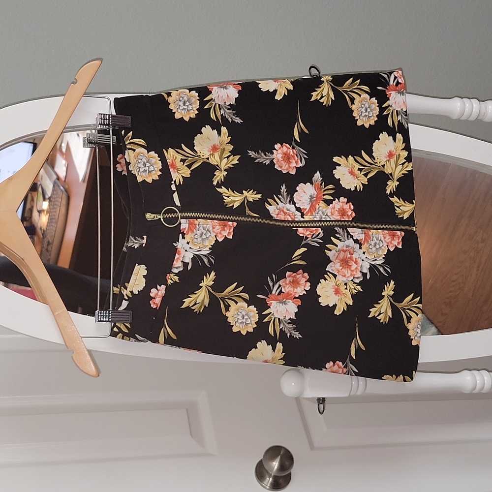 INC Floral skirt